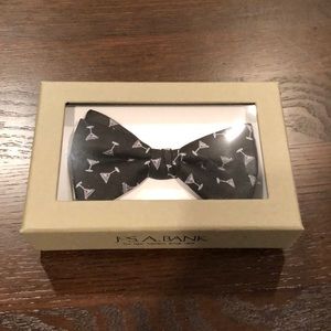 Pre-tied martini bow tie